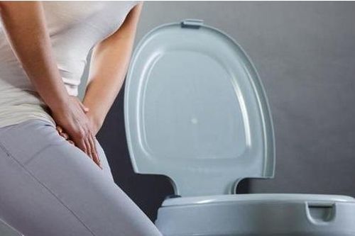 Phụ nữ đã từng sinh nở bị bệnh này hãy 'bơi' vào đây để biết