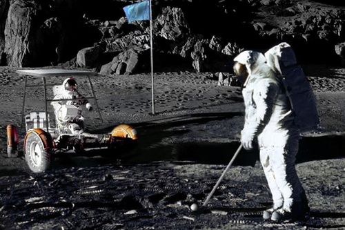 Con người đã chơi golf trên Mặt Trăng như thế nào?