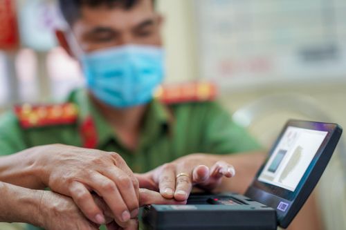 Công an TP.HCM: 'Cấp CCCD gắn chip cho người dân thường trú trước'