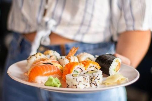 Nhiều người Đài Loan đổi tên thành Cá Hồi để ăn sushi miễn phí