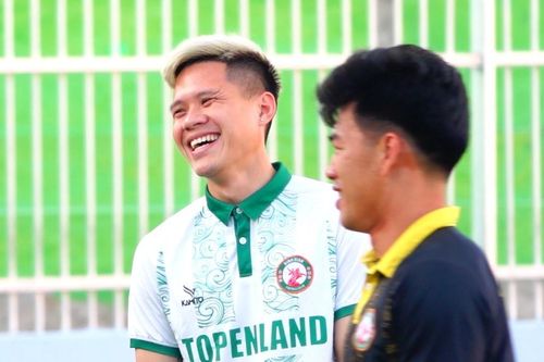 Thanh Hào rạng rỡ sau sự cố trên sân Pleiku