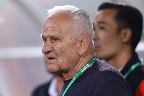 HLV Petrovic: 'Tôi chưa từng lâm vào tình cảnh như vậy'