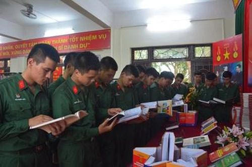 Tổ chức thư viện lưu động 'Sách - Nguồn tri thức vô tận'