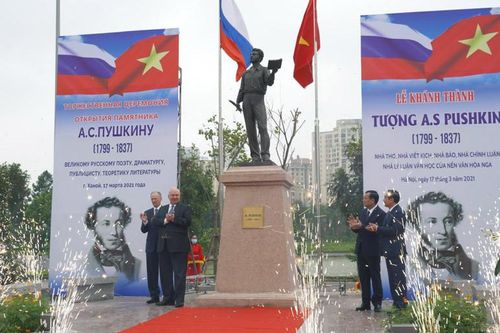 Khánh thành tượng đài đại thi hào Pushkin