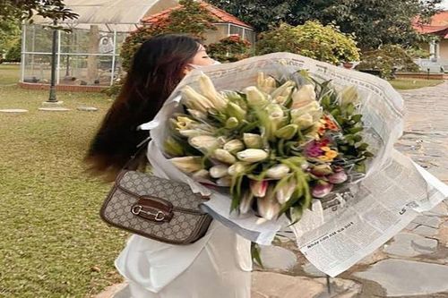 Bị chê 'có túi hiệu dùng hoài', Võ Ngọc Trân được fan bênh vực