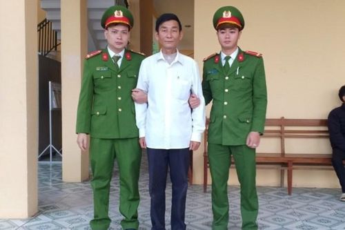 Quảng Bình: Bắt giữ 2 đối tượng làm giả hàng loạt huân, huy chương, bằng khen