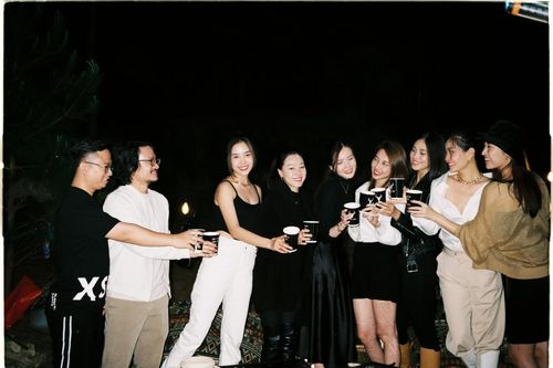 Chuyến du Xuân thú vị của hội chị em đẹp nhất nhì showbiz