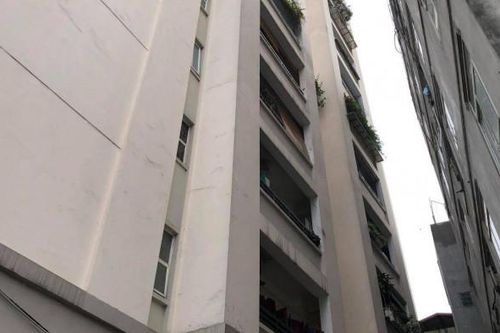Hà Nội: Người phụ nữ giúp việc rơi từ tầng 11 chung cư tử vong