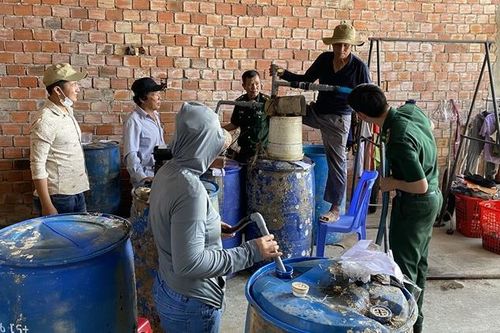 Thu giữ hơn 4.000 lít dầu DO không rõ nguồn gốc