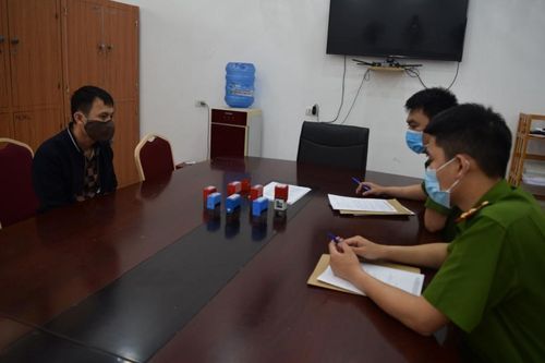 Nhận làm CCCD gắn chíp điện tử để lừa đảo chiếm đoạt tài sản