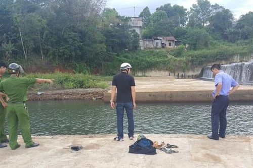 Quảng Ngãi: Hai nữ học sinh lớp 5 chết đuối thương tâm khi đi tắm hồ