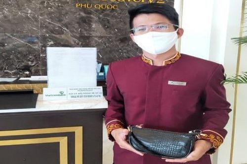 Bất ngờ nhận lại hành lý thất lạc sau chuyến du lịch