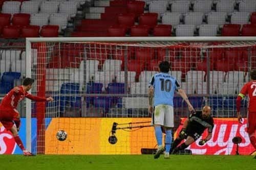 Điểm nhấn Bayern 2-1 Lazio: Lewandowski lại sở hữu thống kê khó tin