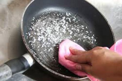 Làm sạch các vật dụng nhà bếp cực kỳ đơn giản bằng những mẹo hay sau