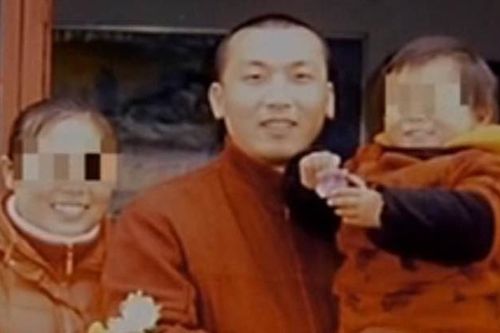 Con trai qua đời, con dâu tái hôn sau 2 năm biệt tích, danh tính người mới khiến bố mẹ chồng uất nghẹn