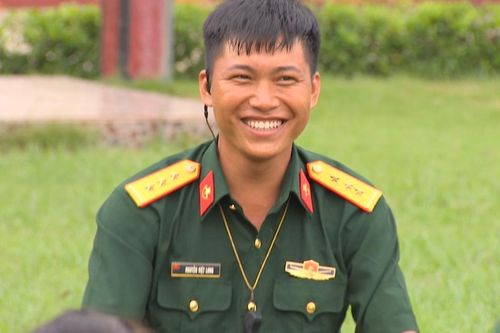 Mũi trưởng Long đã được dân mạng phát hiện có con trước khi công khai chuyện li hôn?