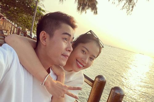 Hậu chia tay Lãnh Thanh, Nam Em thân thiết với trai lạ khiến Lệ Nam phải thả loạt bình luận bất ngờ