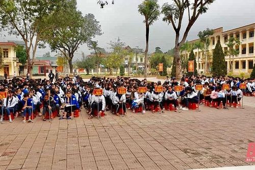 Bá Thước: Gần 1.000 đoàn viên, thanh niên được tư vấn, hướng nghiệp, giới thiệu việc làm