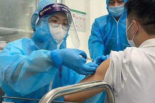 Hơn 24.000 người đã tiêm vaccine Covid-19 tại 12 địa phương