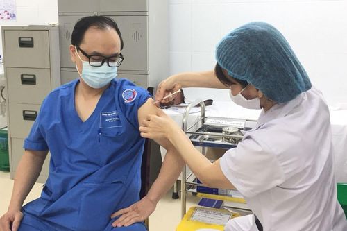 Khuyến cáo 9 nhóm đối tượng nên trì hoãn tiêm vaccine Covid-19 AstraZeneca