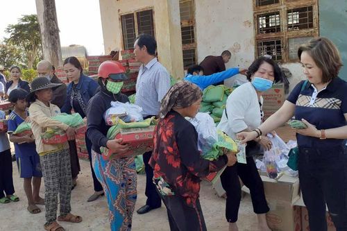 Chư Sê: Tặng 500 phần quà cho đồng bào nghèo, khó khăn