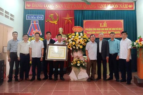 Đón Bằng công nhận Làng nghề chè Phố Hích