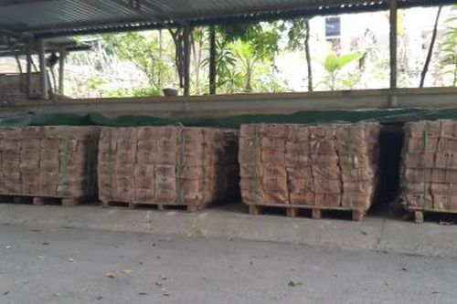Tuyên Quang: Phát hiện, thu giữ 20 tấn gạch ốp lát nghi nhập lậu