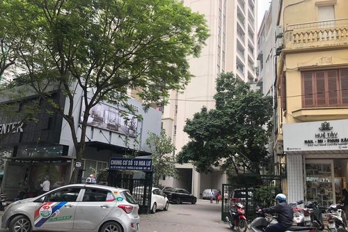 Nữ giúp việc rơi từ tầng 11 chung cư Hà Nội xuống đất thiệt mạng