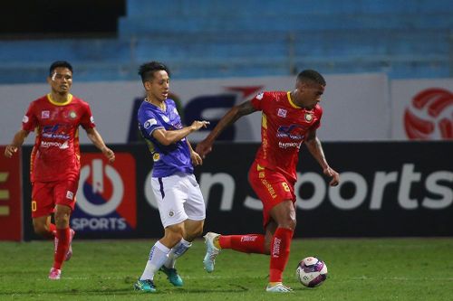 Rượt đuổi tỷ số nghẹt thở, Hà Nội FC xuất sắc đánh bại Thanh Hóa