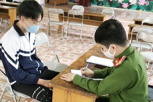 Công an vào cuộc vụ nữ sinh đánh nhau, đăng hình ảnh lên mạng xã hội