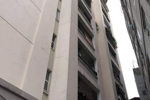 Hà Nội: Nữ giúp việc rơi từ tầng 11 chung cư xuống đất tử vong thương tâm
