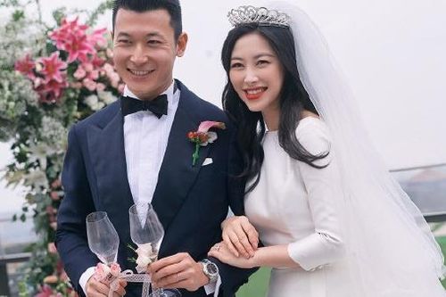 Khoảnh khắc đẹp trong lễ cưới sao nữ 'Lộc đỉnh ký' Chu Châu