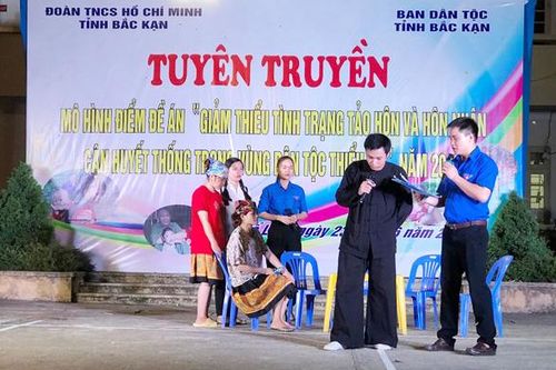 Đổi mới phổ biến pháp luật ở vùng dân tộc thiểu số