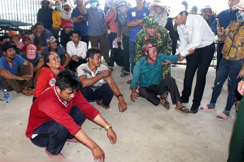 Đưa 47 ngư dân gặp nạn trên biển vào bờ an toàn