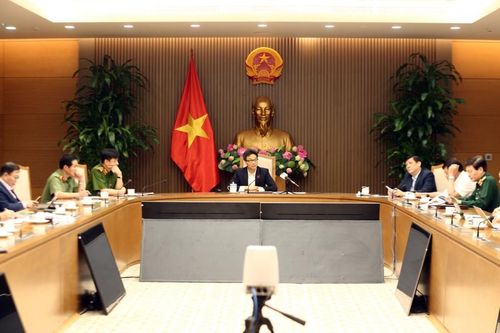 Khi đi tiêm chủng, người dân phải tải ứng dụng hồ sơ điện tử, khai báo lại thông tin cần thiết