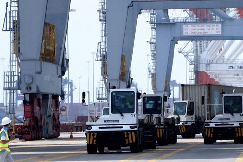 Kiểm tra giá vận chuyển container của 12 hãng tàu ngoại