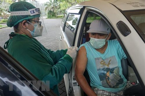 Indonesia, Pháp nối lại việc dùng vaccine COVID-19 của AstraZeneca