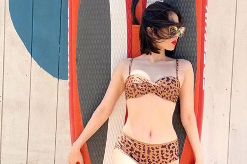 Lệ Quyên khoe ảnh bikini khoe body cực 'nóng bỏng'