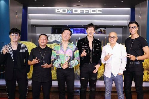 Phim Bố già đạt doanh thu gần 300 tỷ, phá kỷ lục Avengers Endgame, hướng đến cột mốc 400 tỷ?
