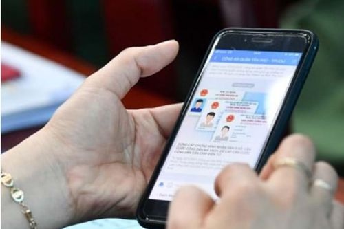 Quận đầu tiên ở TP.HCM cập nhật thông tin làm căn cước công dân có gắn chip qua Zalo
