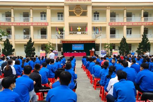 Gần 900 đoàn viên, thanh niên được tư vấn, hướng nghiệp và giới thiệu việc làm