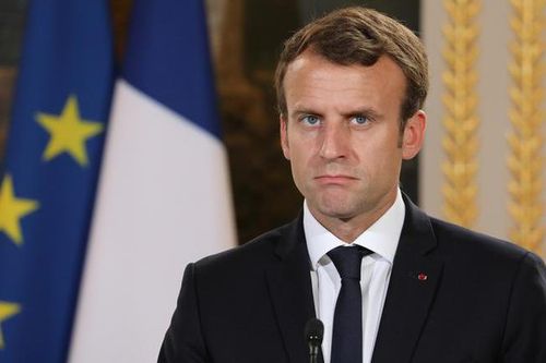 Pháp vội phong tỏa Paris vì làn sóng Covid-19 biến chủng Anh