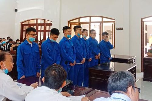 Đánh người, 7 bị cáo lãnh án nặng