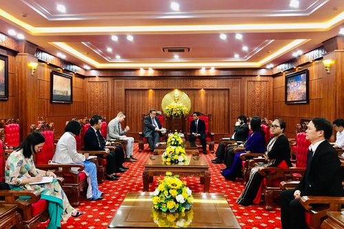 Bí thư Tỉnh ủy Hồ Văn Niên tiếp xã giao Đại sứ Phần Lan tại Việt Nam