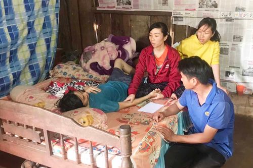 'Thân cò' lặn lội nuôi chồng ung thư