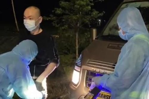 Công an phát hiện 3 ô tô chở 32 người Trung Quốc từ TPHCM đi Tây Ninh