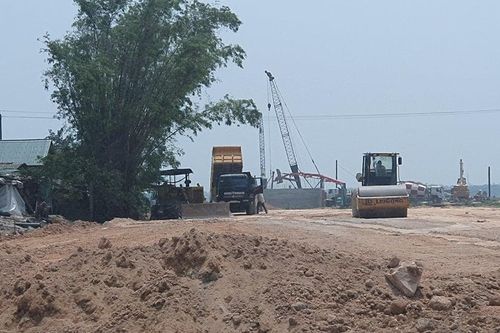Chở đất lậu đi thực hiện dự án đường gần 700 tỷ đồng ở Thừa Thiên – Huế
