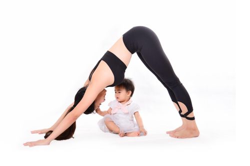 Tiết lộ bí quyết giữ vóc dáng gợi cảm của HLV yoga Trần Lan Anh