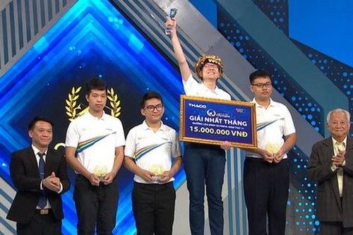 Nam sinh đi thi Olympia, giành vòng nguyệt quế nhưng bị 'ném đá' dữ dội, 1 người chẳng liên quan bỗng bị lôi vào cuộc