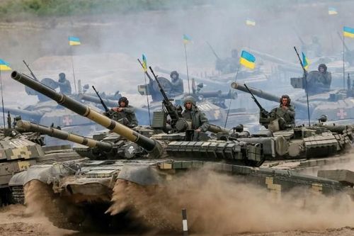 Ukraine dồn 90.000 quân, 450 xe tăng, hơn 100 máy bay áp sát Donbass